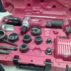 Milwaukee MILWAUKEE # 2677-20 FORCELOGIC 6-TON KNOCKOUT TOOL